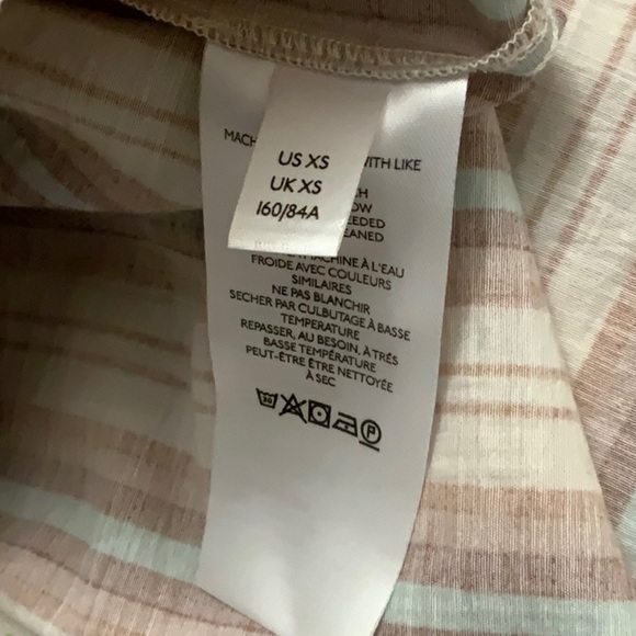 Free People oversized buttoned down shirt. Collared with breast pocket.Size XS-L - Picture 6 of 6